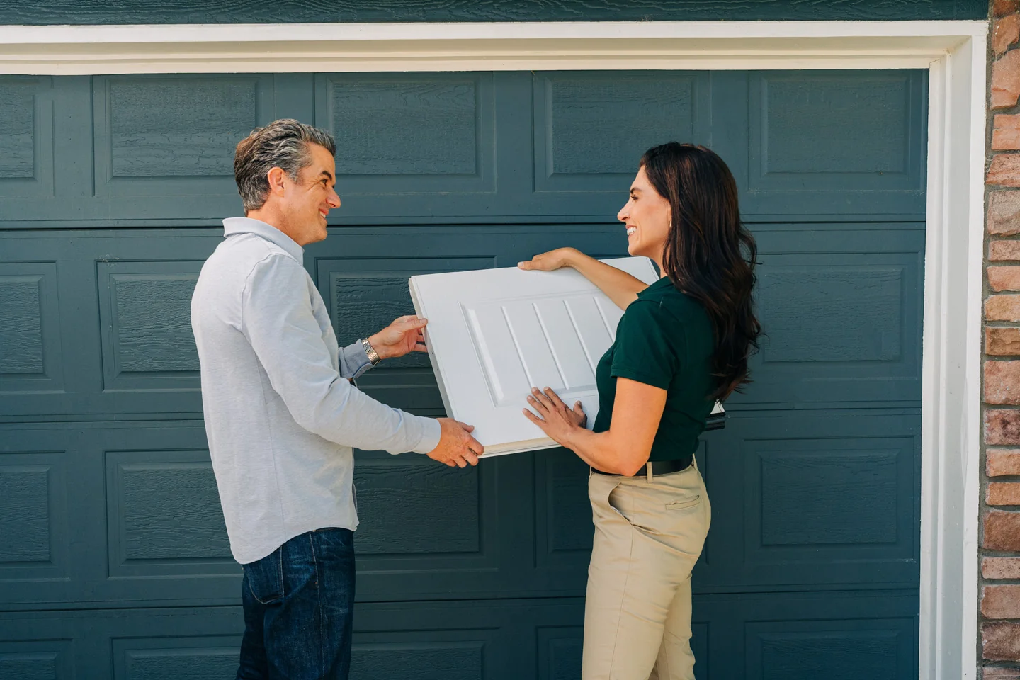 DoorSales_Inspection_05 New garage door free at-home estimate
